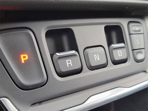 Used 2020 GMC Terrain SLT image 30