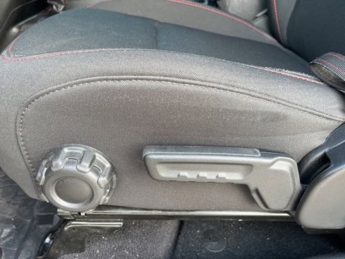 Used 2023 Jeep Gladiator Rubicon w/ Cold Weather Group image 14