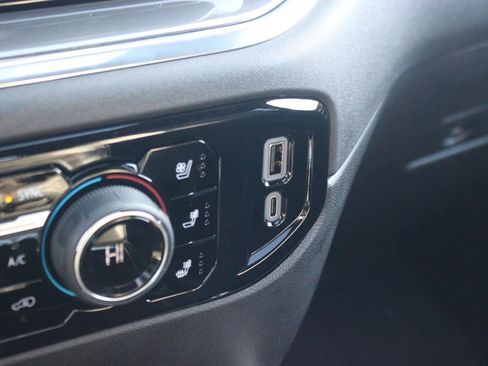 Used 2024 Chevrolet Silverado 1500 High Country w/ High Country Premium Package image 33