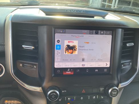 Used 2022 RAM 1500 Laramie AWD/4WD image 14