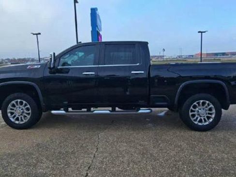 Certified 2025 Chevrolet Silverado 2500 LT w/ Z71 Chrome Sport Edition image 5