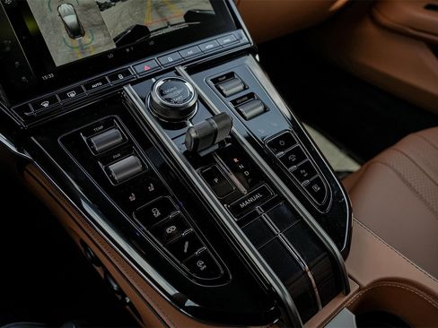 New 2025 Aston Martin V8 Vantage Coupe image 29