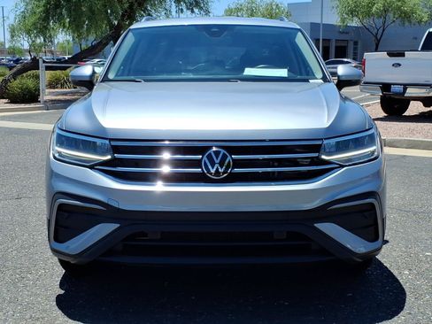 Certified 2024 Volkswagen Tiguan SE AWD/4WD image 2
