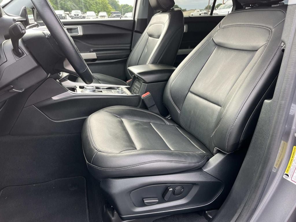 Used 2022 Ford Explorer Limited AWD/4WD image 31