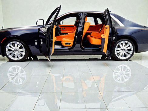 Used 2023 Rolls-Royce Ghost image 4