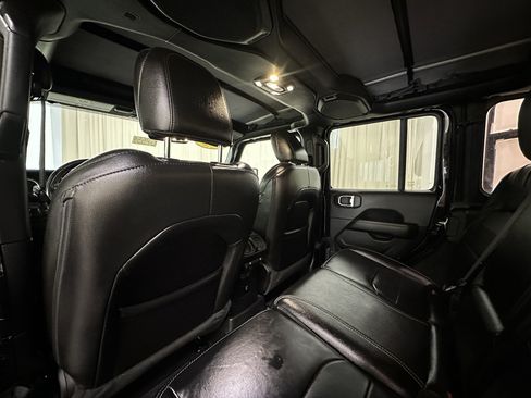Used 2023 Jeep Wrangler Unlimited Sahara w/ Cold Weather Group AWD/4WD image 22
