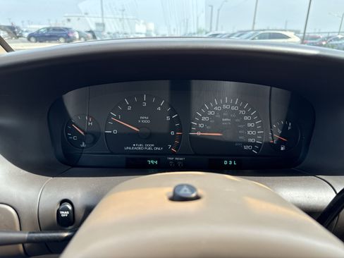 Used 1997 Chrysler Town & Country LXi image 5