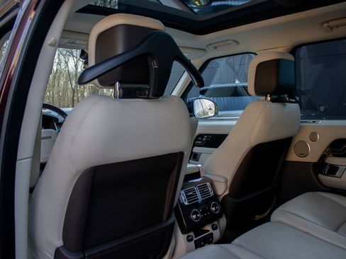 Used 2019 Land Rover Range Rover Supercharged image 14