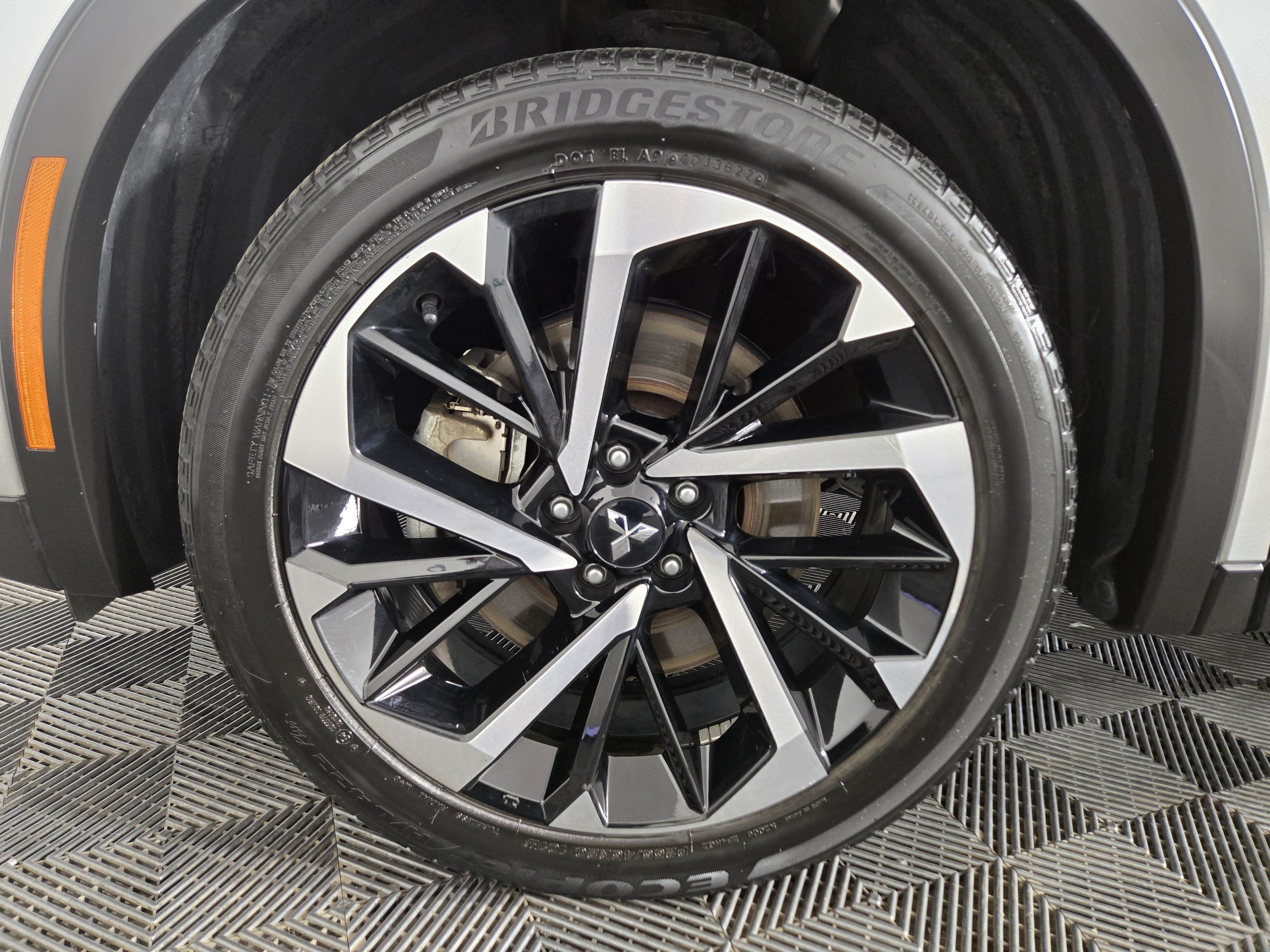 Used 2023 Mitsubishi Outlander SE AWD/4WD image 33