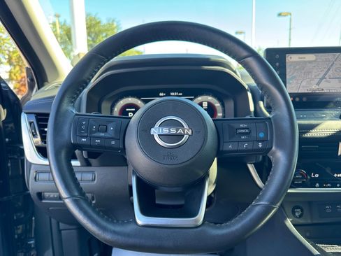 Certified 2024 Nissan Rogue SL image 13