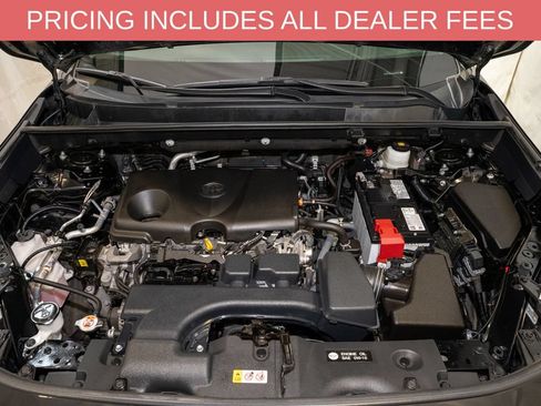 Used 2025 Toyota RAV4 XLE AWD/4WD image 18