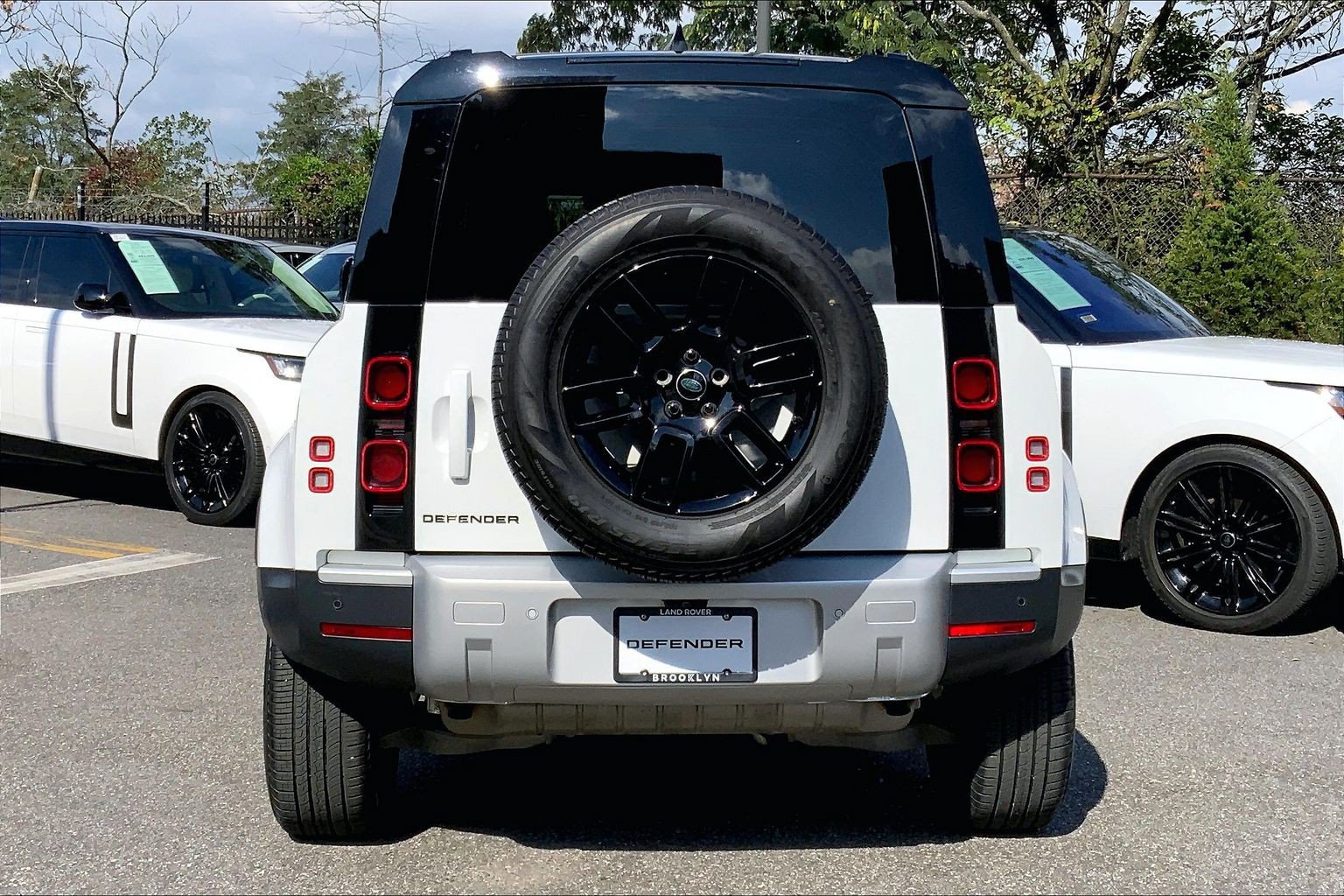 Certified 2024 Land Rover Defender 110 S AWD/4WD image 4
