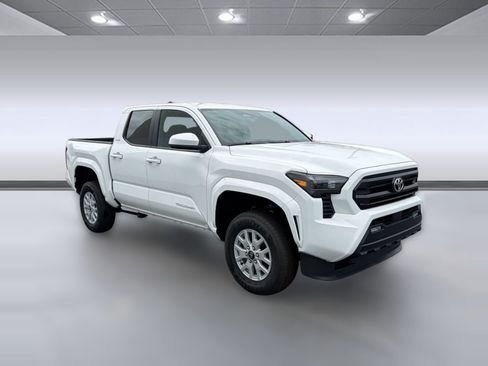 Used 2026 Toyota Tacoma SR5 RWD image 7