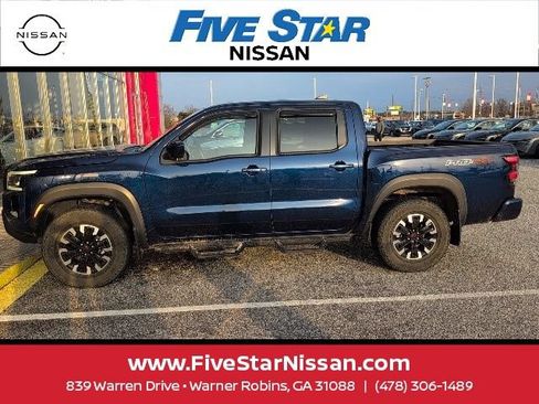 Used 2022 Nissan Frontier PRO-4X w/ Technology Package AWD/4WD image 3