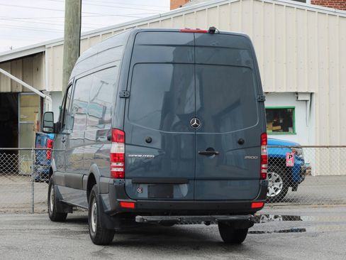 Used 2018 Mercedes-Benz Sprinter 2500 image 5