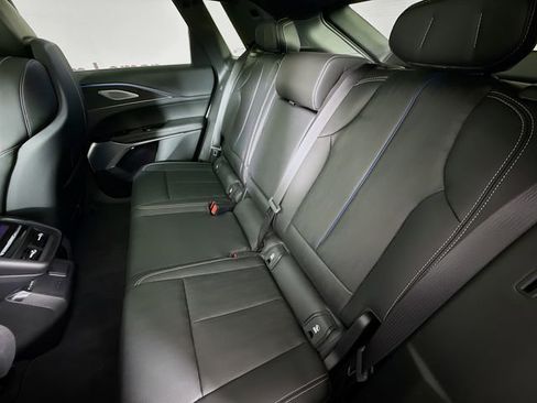 Used 2025 Cadillac Lyriq Luxury image 25