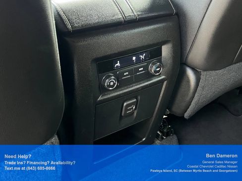 Used 2023 Chevrolet Traverse LT FWD image 17