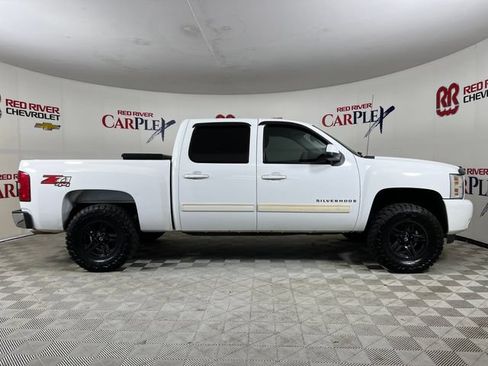 Used 2009 Chevrolet Silverado 1500 LT w/ Power Pack Plus AWD/4WD image 9