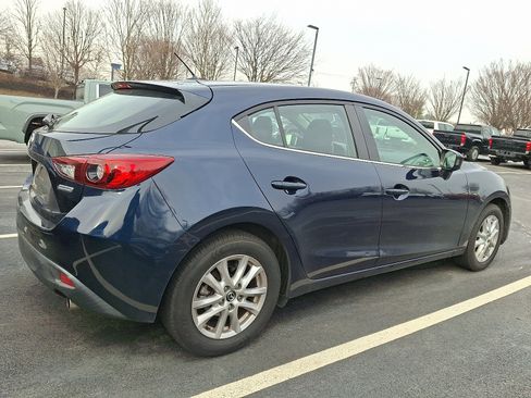 Used 2016 MAZDA MAZDA3 i Sport w/ Preferred Equipment Package image 4