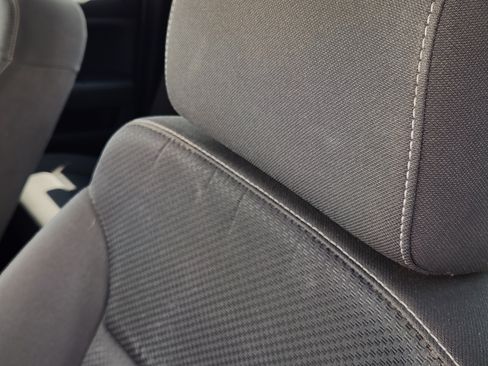 Used 2019 Chevrolet Silverado 1500 LT AWD/4WD image 17