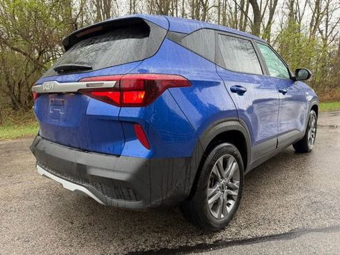 Certified 2023 Kia Seltos LX image 3