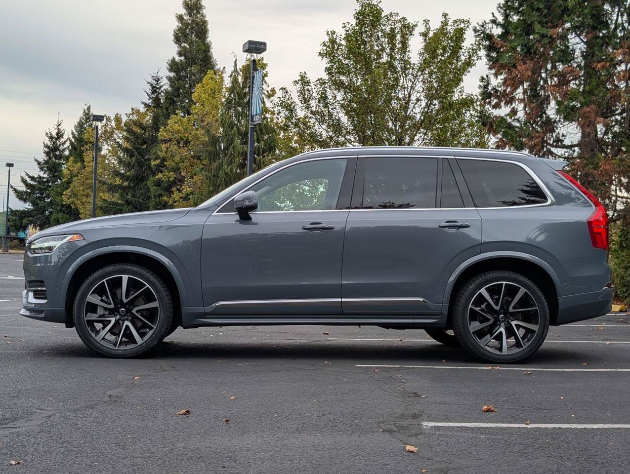 Used 2023 Volvo XC90 B6 Plus w/ Protection Package Premier AWD/4WD image 4