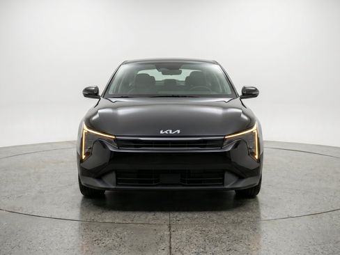 Used 2025 Kia K4 FWD image 2
