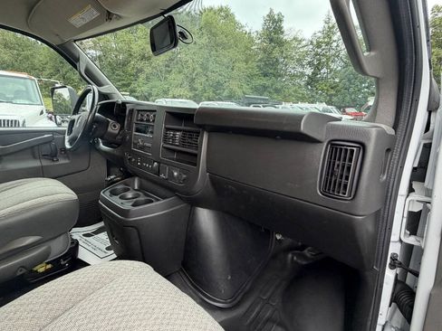 Used 2022 Chevrolet Express 3500 w/ Power Convenience Package RWD image 42