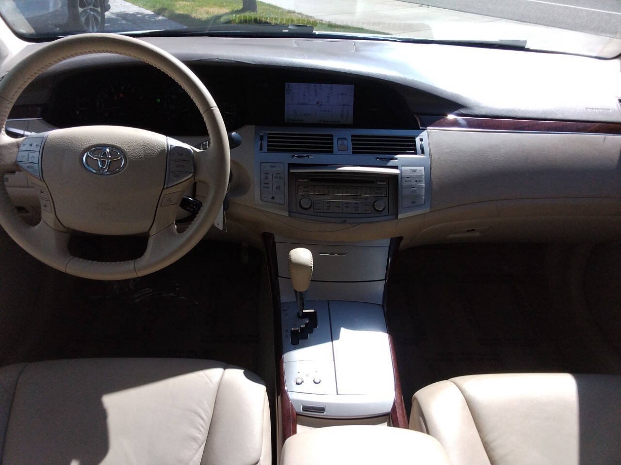 Used 2009 Toyota Avalon XLS FWD image 9