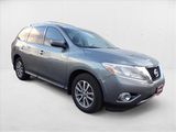 Used 2015 Nissan Pathfinder SV w/ Trailer Tow Package image 4