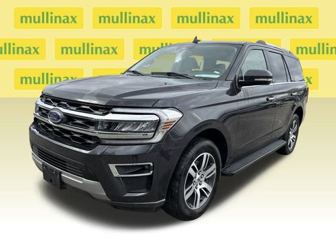 Used 2024 Ford Expedition Limited image 6