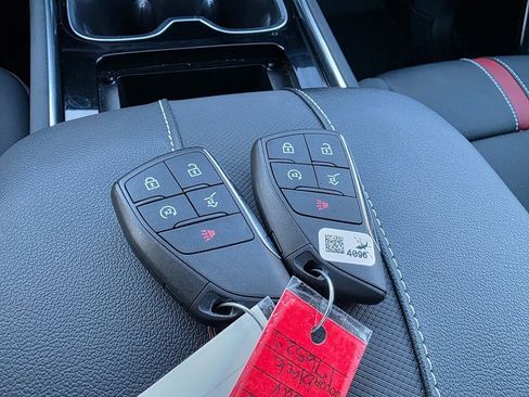 Used 2024 Chevrolet Traverse RS w/ LPO, Floor Liner Package image 37