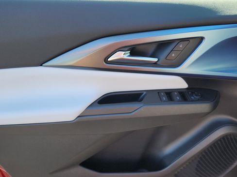 New 2026 Chevrolet Equinox EV LT image 11