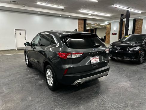 Used 2020 Ford Escape SE image 7