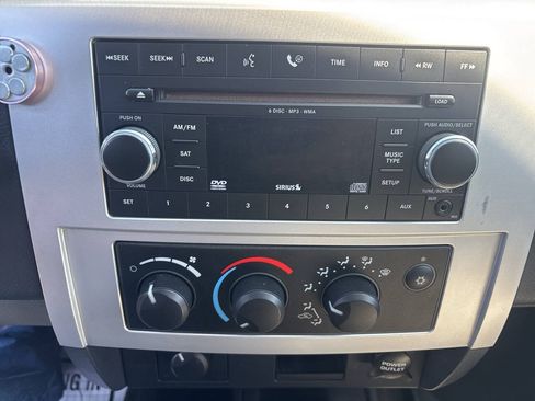 Used 2008 Dodge Dakota Laramie AWD/4WD image 23