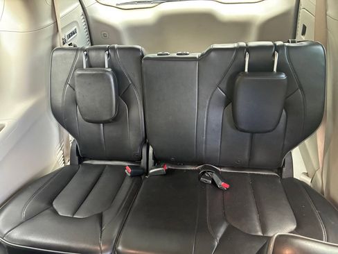 Used 2020 Chrysler Pacifica Limited image 14