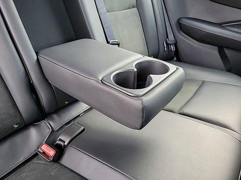 Used 2023 Nissan Ariya FWD image 14