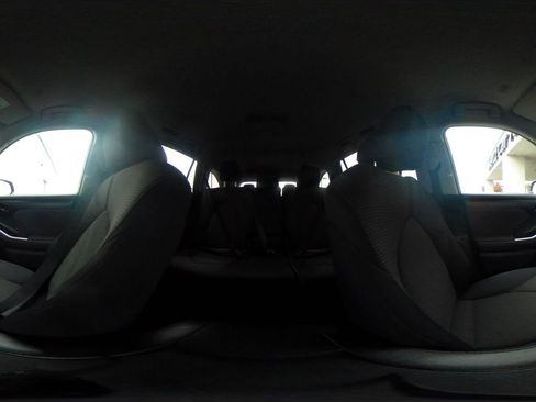 Used 2025 Toyota Highlander LE image 43