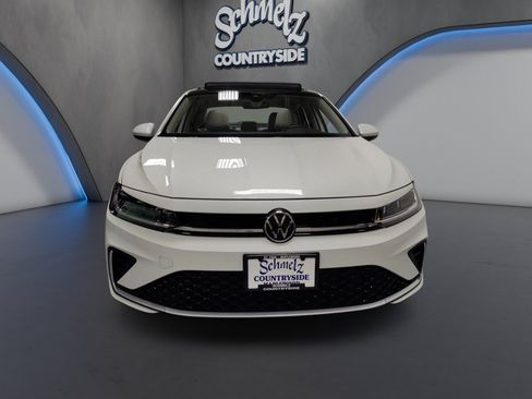 Used 2026 Volkswagen Jetta SE FWD image 2