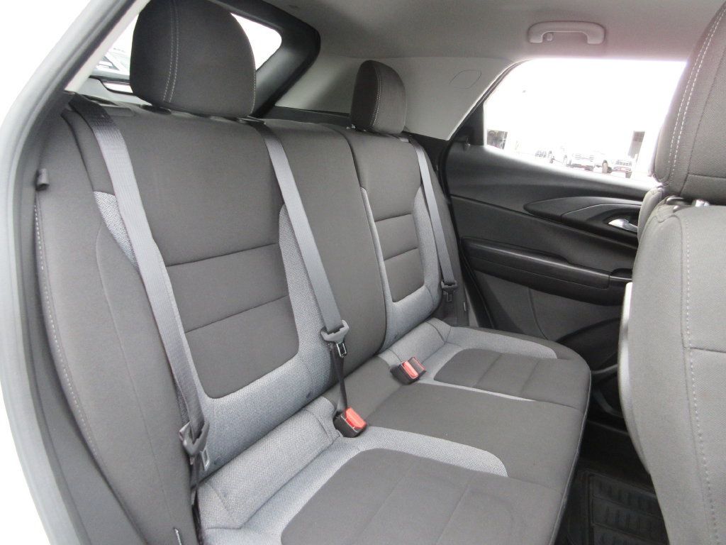 Certified 2022 Chevrolet TrailBlazer LT w/ Confidence II Package FWD image 22
