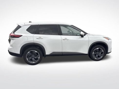 Certified 2024 Nissan Rogue SV FWD image 3