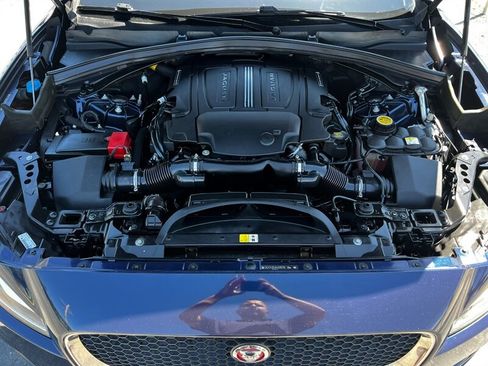Used 2017 Jaguar F-PACE Prestige AWD/4WD image 46