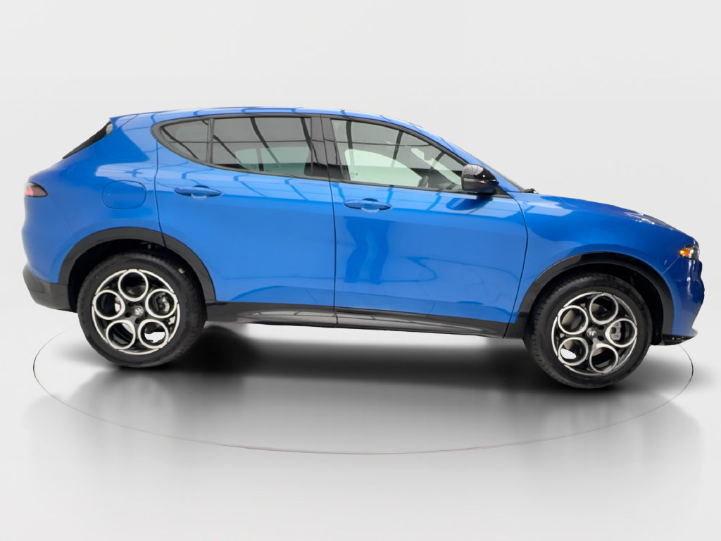 New 2026 Alfa Romeo Tonale w/ Black Premium Package AWD/4WD image 8