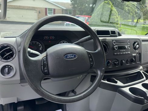 Used 2019 Ford E-450 and Econoline 450 Super Duty w/ Power Windows & Locks Group RWD image 10