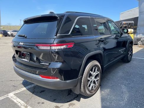Used 2025 Jeep Grand Cherokee Limited w/ Trailer Tow Package AWD/4WD image 5