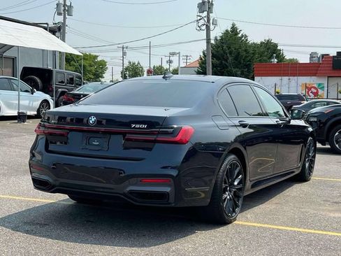Used 2022 BMW 750i xDrive w/ Luxury Rear Seating Package AWD/4WD image 8
