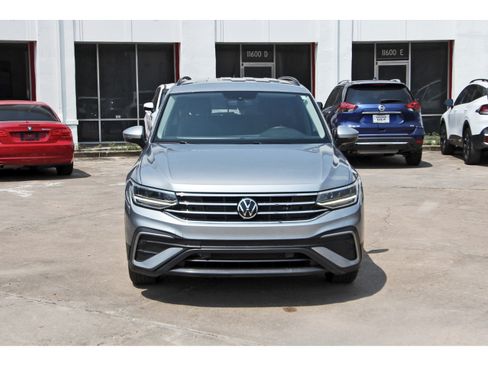 Used 2023 Volkswagen Tiguan S FWD image 2