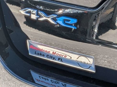 Used 2022 Jeep Grand Cherokee Overland w/ Advanced Protech Group III image 11