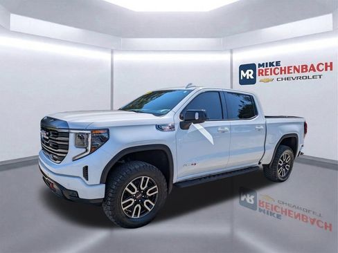 Used 2024 GMC Sierra 1500 AT4 w/ Technology Package AWD/4WD image 8