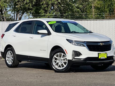 Used 2024 Chevrolet Equinox LT image 2